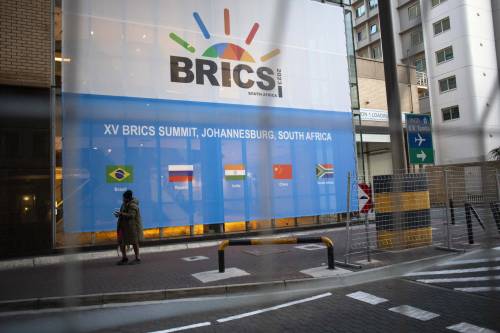 Dalla moneta comune contro il dollaro alla missione di Xi: la sfida dei Brics agli Usa