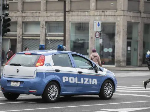 Uccidono un uomo e tentano di scappare: la follia di due africani sotto protezione