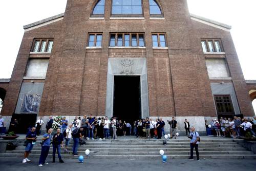 Le immagini del funerale a Milano di Toto Cutugno
