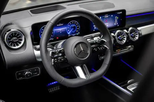 Mercedes EQA ed EQB, guarda la gallery