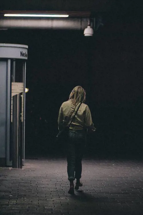 "Passeggiare la notte" è molto pericoloso