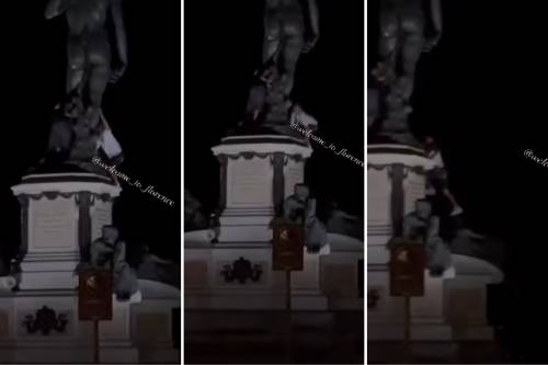 Scalano il David a Firenze: un altro sfregio ai monumenti italiani