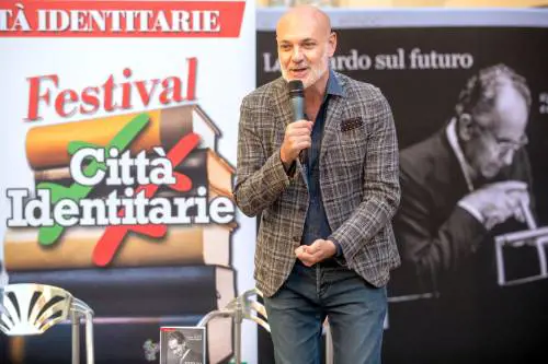 Il festival Città identitarie a Loano chiude un’edizione di successo