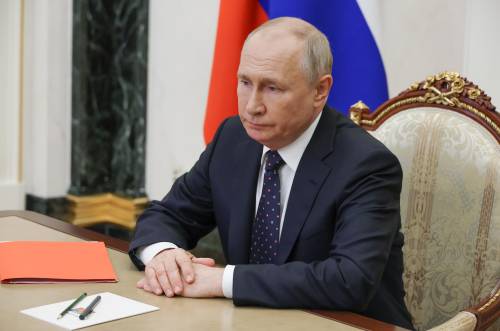 Putin e il niet della Nato. Kiev sfonda verso Sud: "Russi senza munizioni"