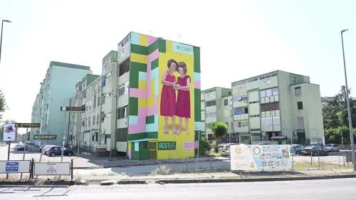 "Non può uscire". Minacce alla madre di una delle vittime degli stupri di Caivano