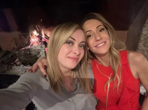 Arianna e Giorgia sorelle di lotta e governo. I paletti della premier: cuneo e soldi alle famiglie