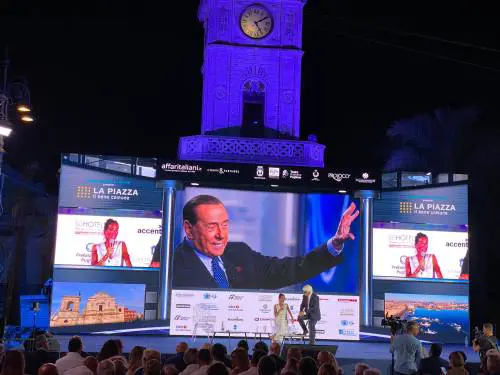 Successo a Ceglie Messapica per la prima serata de “La piazza”