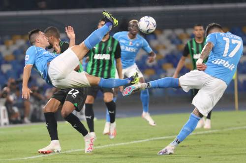 Un Napoli sprecone batte 2-0 il Sassuolo. In gol Osimhen e Di Lorenzo