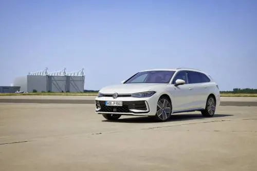Volkswagen Passat (2024): guarda la video anteprima