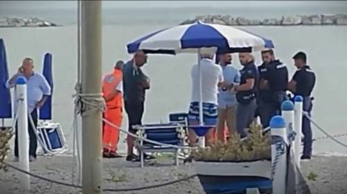 Cadavere di una donna seminuda sulla spiaggia di Fermo: identificata la vittima