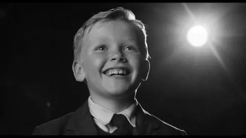 "Belfast" e la storia (vera) del conflitto nordirlandese in un film "favolistico"