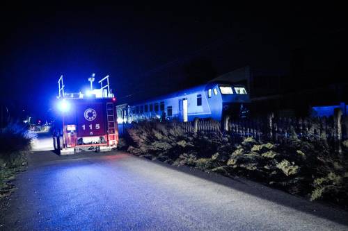 Treno regionale travolge e uccide 5 operai nel Torinese: sfrecciava a oltre 100 km/h