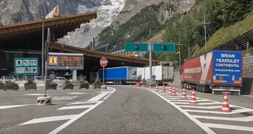 Tunnel del Monte Bianco, chiuso per 9 settimane: ecco quando riaprirà