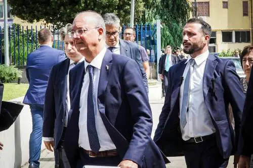 "Dare un futuro e opportunità nella legalità". La sfida di Valditara per le "scuole di frontiera"