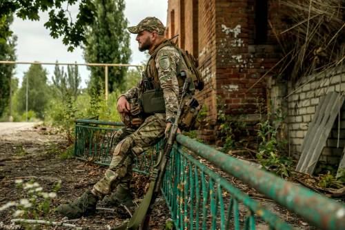 "Spiati su siti falsi". La guerra senza limiti di Mosca contro l'esercito ucraino