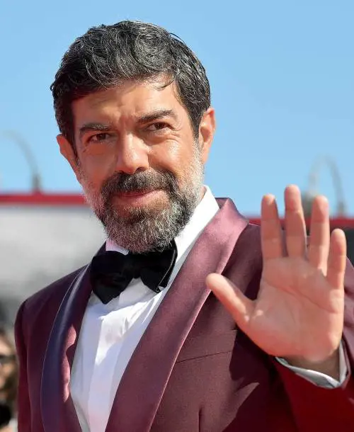 "Stanco del cliché dell'italiano". Favino torna sulla polemica contro il cinema internazionale