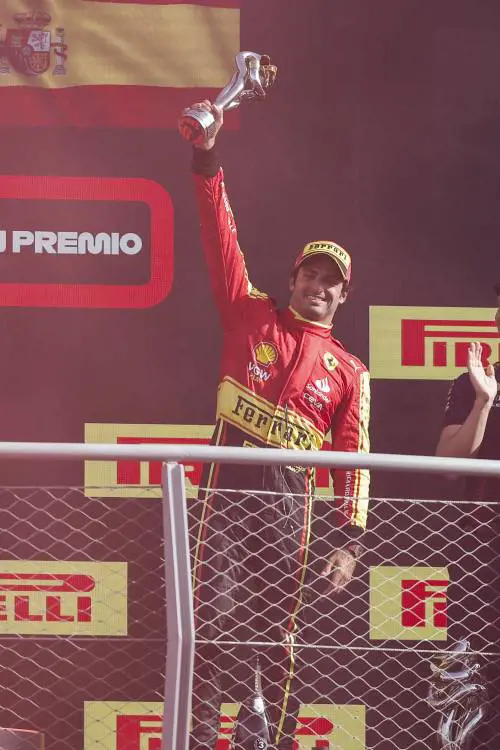 Sainz derubato a Milano, uno dei ladri magrebini ha 16 anni