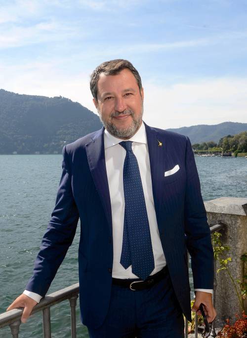 Salvini in aula: "Basta tragedie. Pronto a riferire sull'incidente"