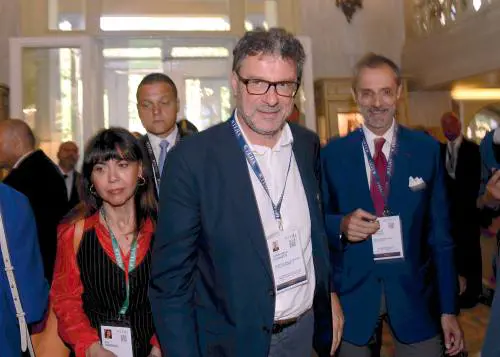 Al test di Cernobbio governo promosso ma gli extraprofitti abbattono la media