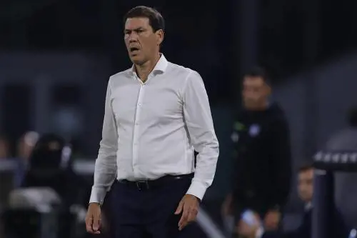 Napoli, 3 ko e l'ex mister cambia nome: "Gody Garcia"