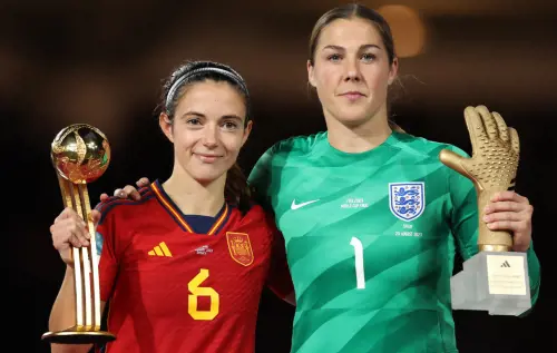 I premi individuali del TSG della Fifa ad Aitana Bonmatí e Mary Earps, rispettivamente Golden Ball e Golden Glove del torneo iridato