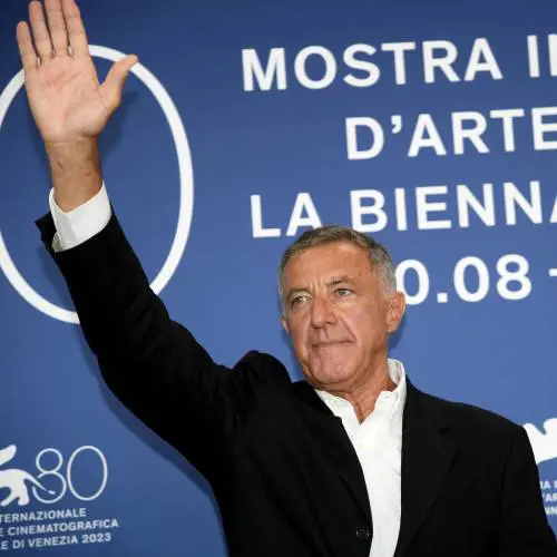 "Si svegliano adesso...". Barbareschi plaude al Favino sovranista 