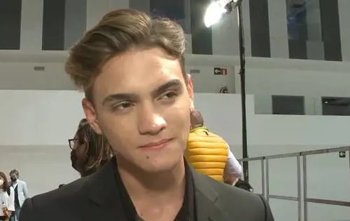 L'attore di Skam Gabriel Guevara arrestato per stupro: era a Venezia