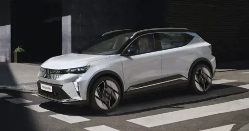 Nuova Renault Scenic, il modello francese rinasce come crossover elettrico