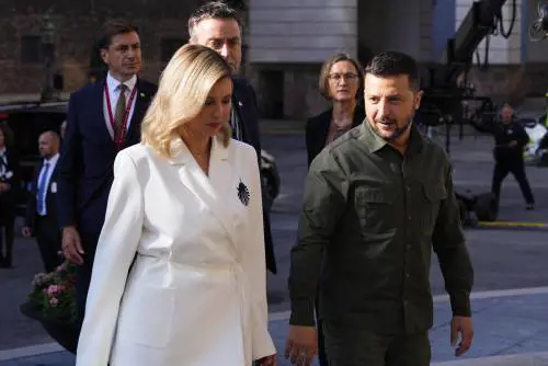 La diplomazia delle first lady: Olena Zelenska scrive a Melania Trump