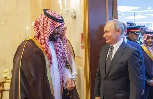 Lo schiaffo dell'Opec all'Occidente, impennata dei prezzi: cosa succede ora