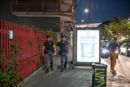 Ancora sangue a Milano, giovane accoltellato al volto: è grave