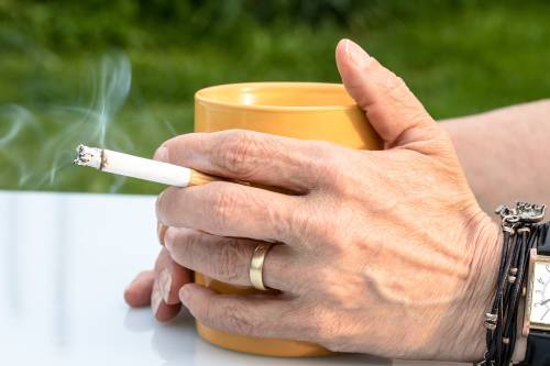 Boom di tumori per fumo e alcol: colpiti gli under 50