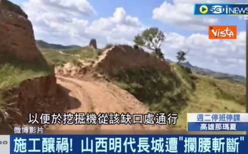 Cina, due operai danneggiano la Grande Muraglia per crearsi una scorciatoia