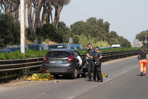 Ancora sangue sulle strade di Roma: coppia di turisti travolta e uccisa da un'auto