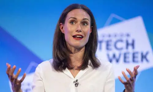 "Posso aiutare in altri modi". Sanna Marin ora passa alla fondazione Blair