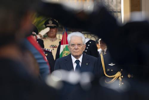 Mattarella: "Fedele alla Costituzione". Scarne condoglianze di Palazzo Chigi