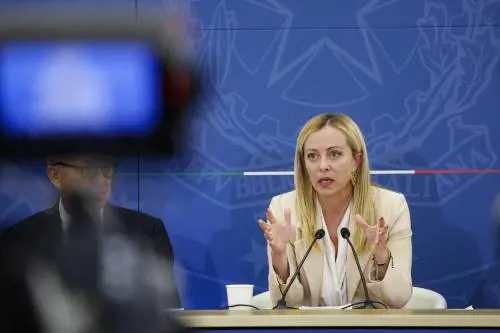 Meloni, svolta baby gang: "Stop minorenni armati: lo Stato ci mette la faccia"