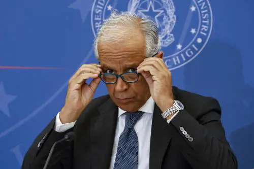 Piantedosi spinge in Ue, Meloni chiama Macron: stretta italiana sul caos migranti