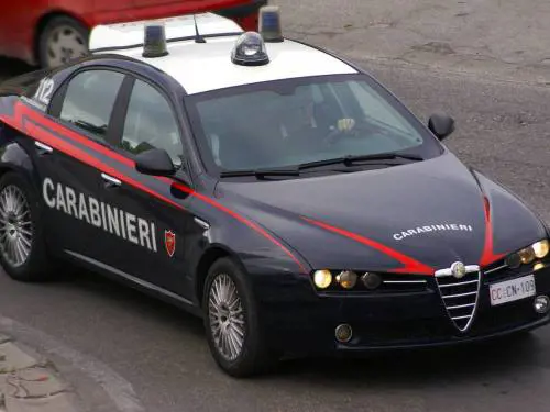 Insulti e schiaffi al bimbo di 3 anni, mamma registra tutto: sospesa la maestra
