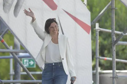 Schlein contestata alla festa del Fatto Quotidiano