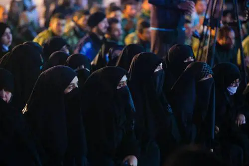 Vietato criticare il velo: in Spagna la scrittrice marocchina accusata di razzismo