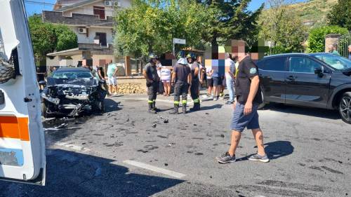 Alatri, uno schianto in diretta social. Travolti e feriti mamma e due bimbi