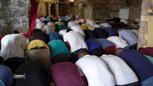 Viaggio nell'islam radicale: "Le adultere? Prese a sassate"