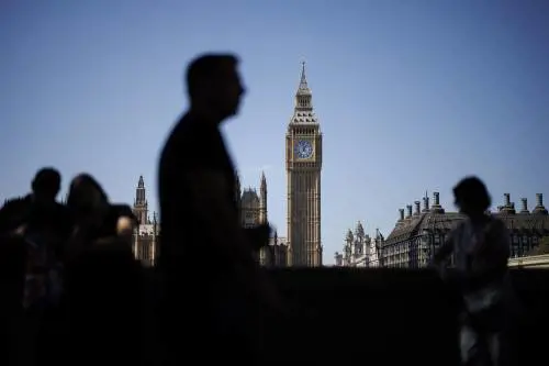 Spie cinesi a Londra, l'allarme degli 007: "Parlamento compromesso"