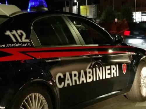 Roma, tre rom rubano un'auto e poi tamponano i carabinieri: ecco cosa è successo