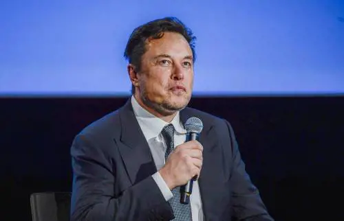 Musk sferza la Ue dopo le polemiche su X: "Fake news? Elencatele"
