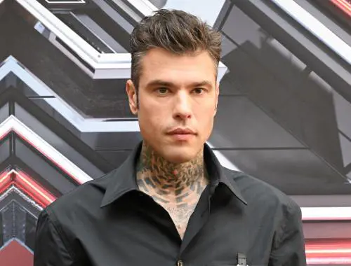 "Non ne puoi uscire bene...". Fedez fa marcia indietro e va a Belve