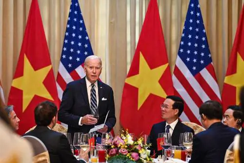 "Me ne vado a letto...": cosa svela l'ultima gaffe di Joe Biden