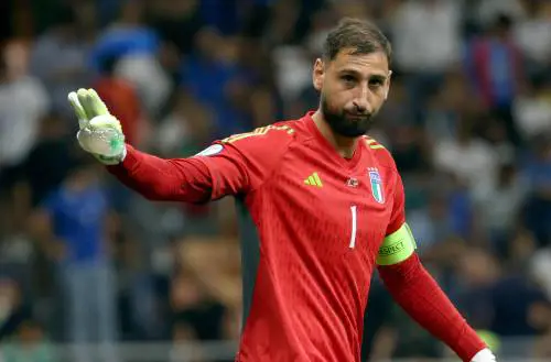 Quei fischi non sono "indegni". È la legge del tifo, bellezza...