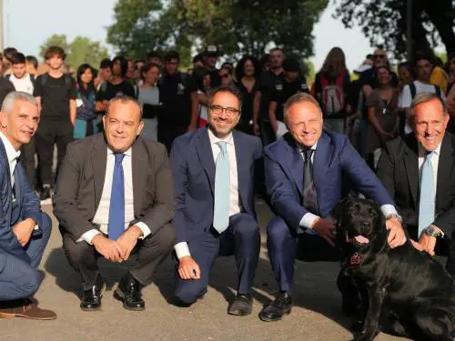 La visita del ministro Lollobrigida all'Istituto Agrario Garibaldi di Roma